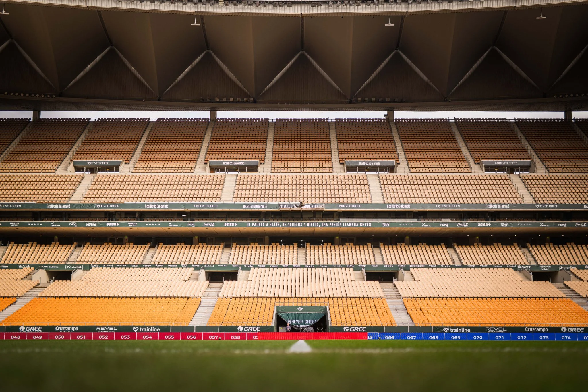 曼城欧冠决赛一球小胜,瓜迪奥拉成就三冠王伟业